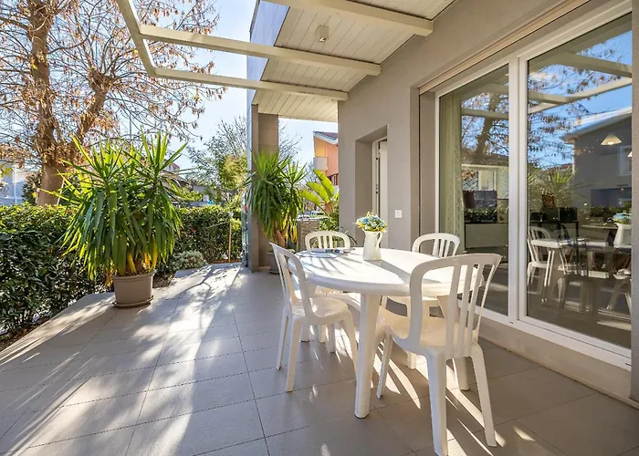 Garden Semesterbostad